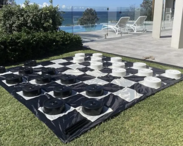 Giant lawn checkers (1.5x1.5m) - Image 2